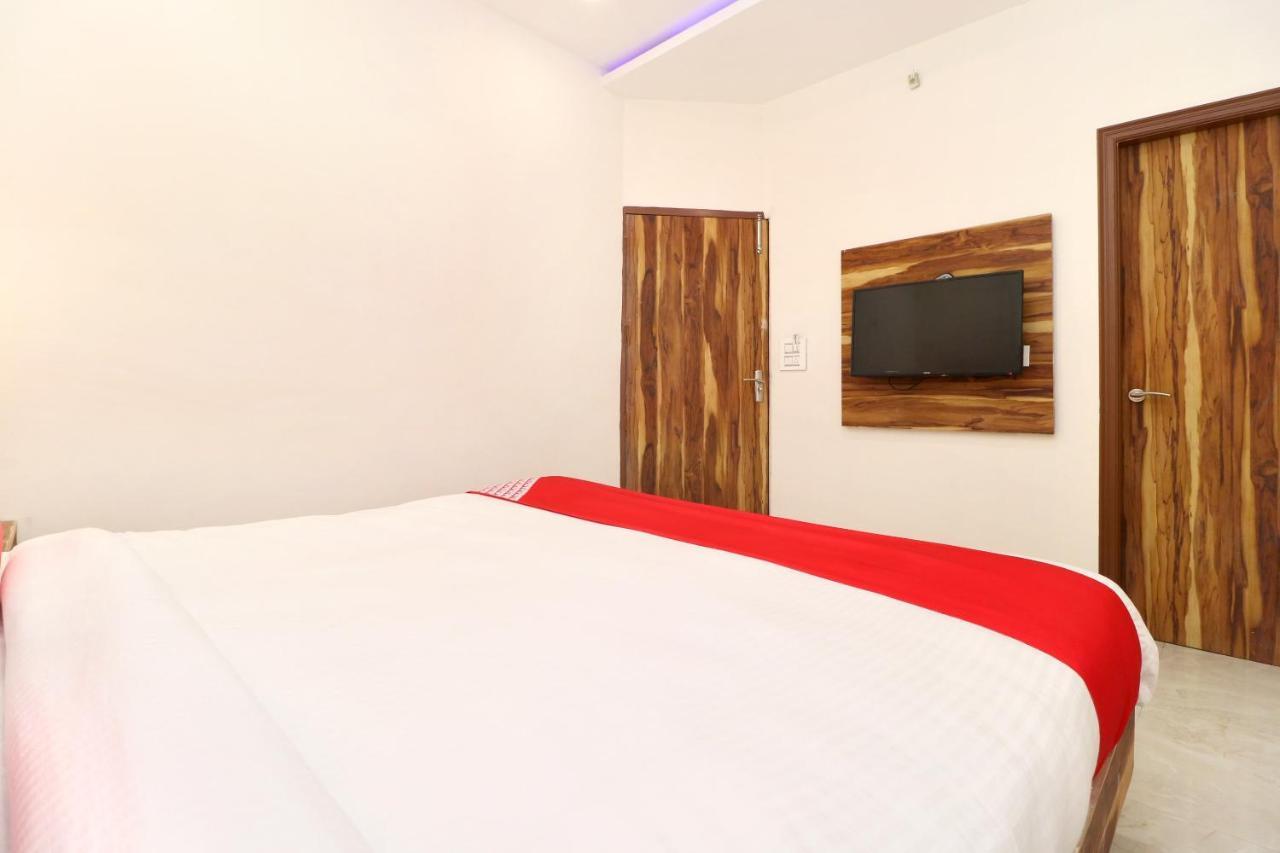 Hotel D Plaza Zirakpur Екстер'єр фото