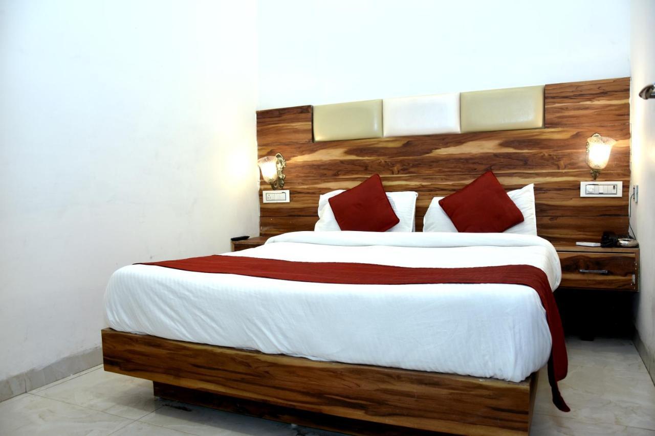 Hotel D Plaza Zirakpur Екстер'єр фото