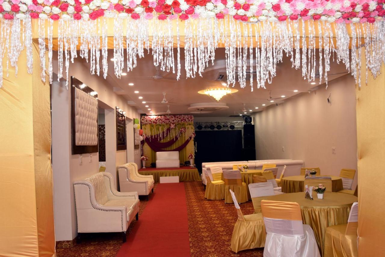 Hotel D Plaza Zirakpur Екстер'єр фото
