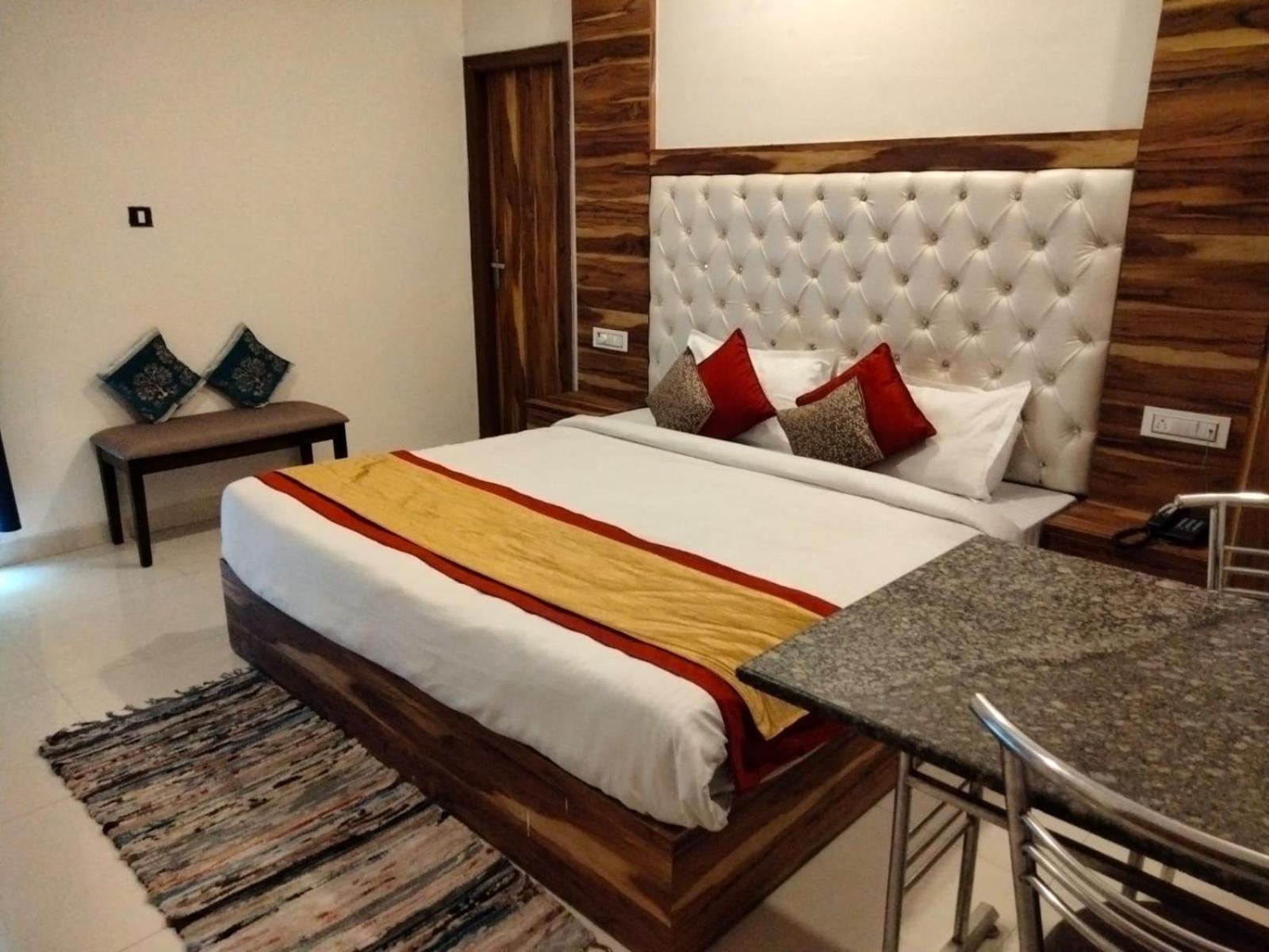 Hotel D Plaza Zirakpur Екстер'єр фото