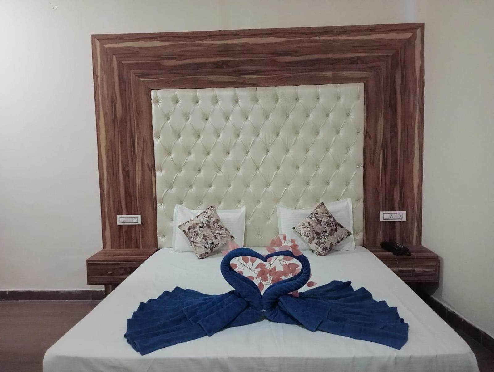 Hotel D Plaza Zirakpur Екстер'єр фото