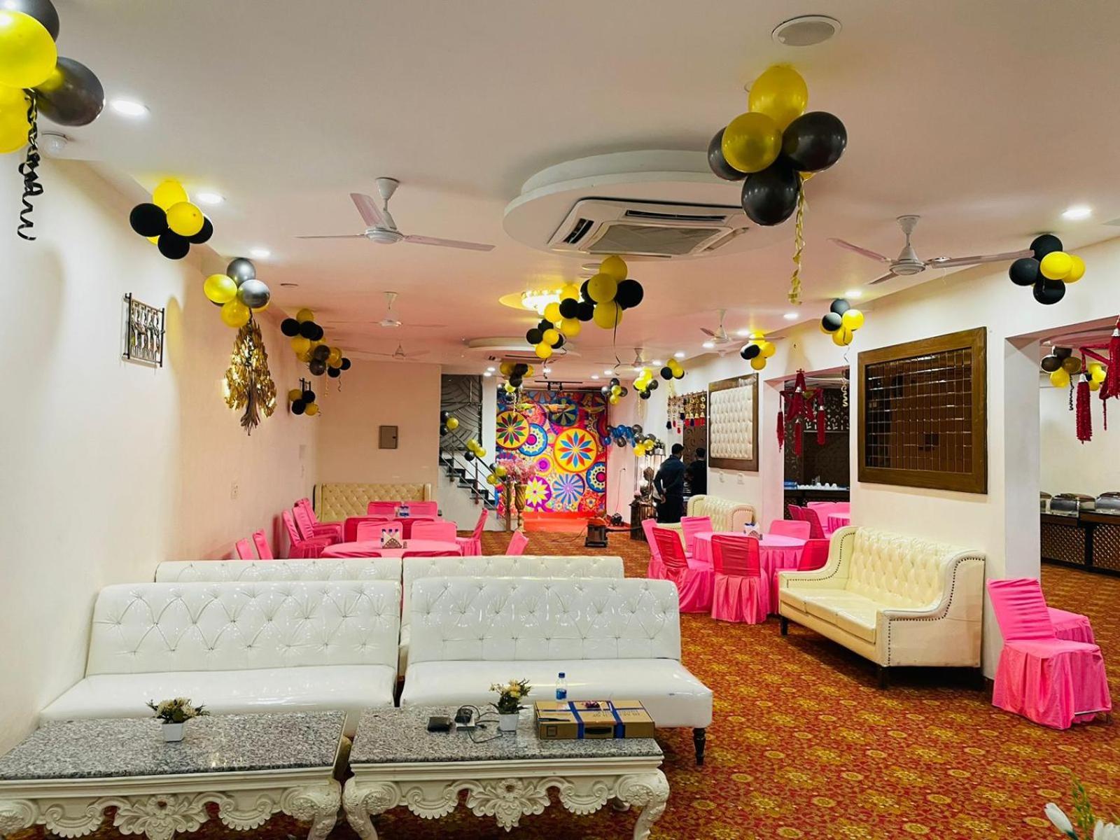 Hotel D Plaza Zirakpur Екстер'єр фото