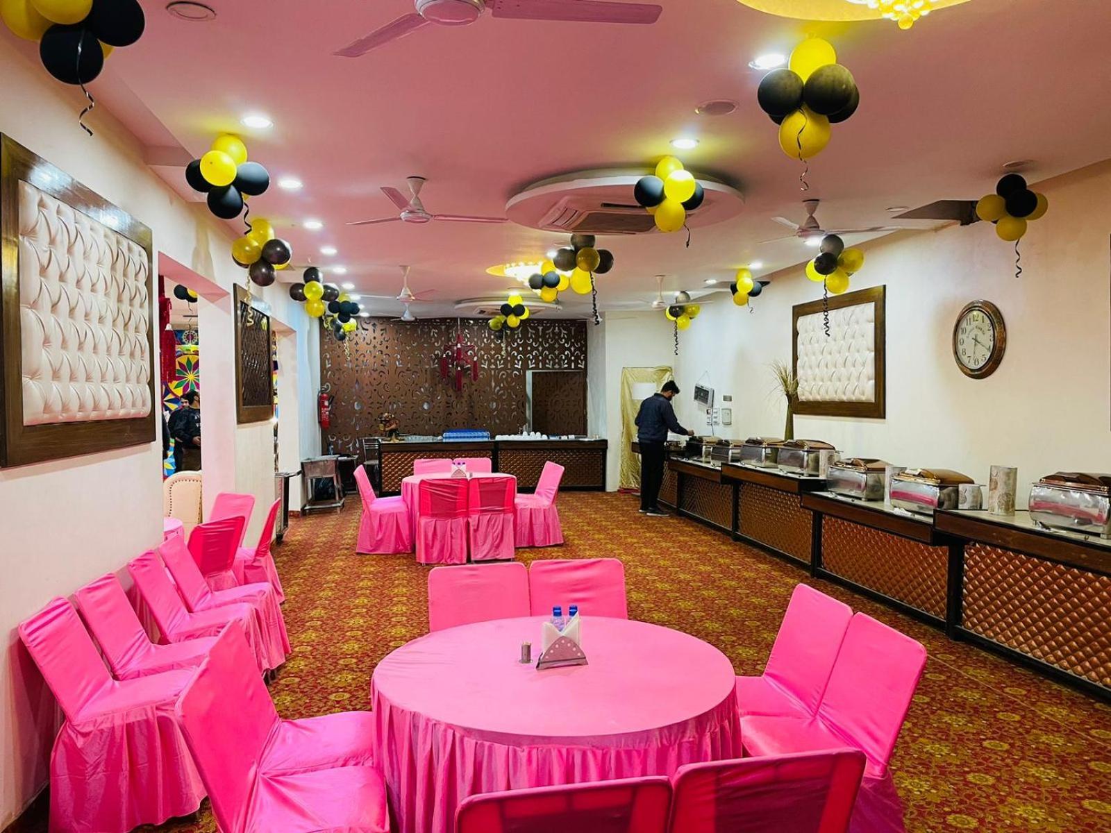 Hotel D Plaza Zirakpur Екстер'єр фото