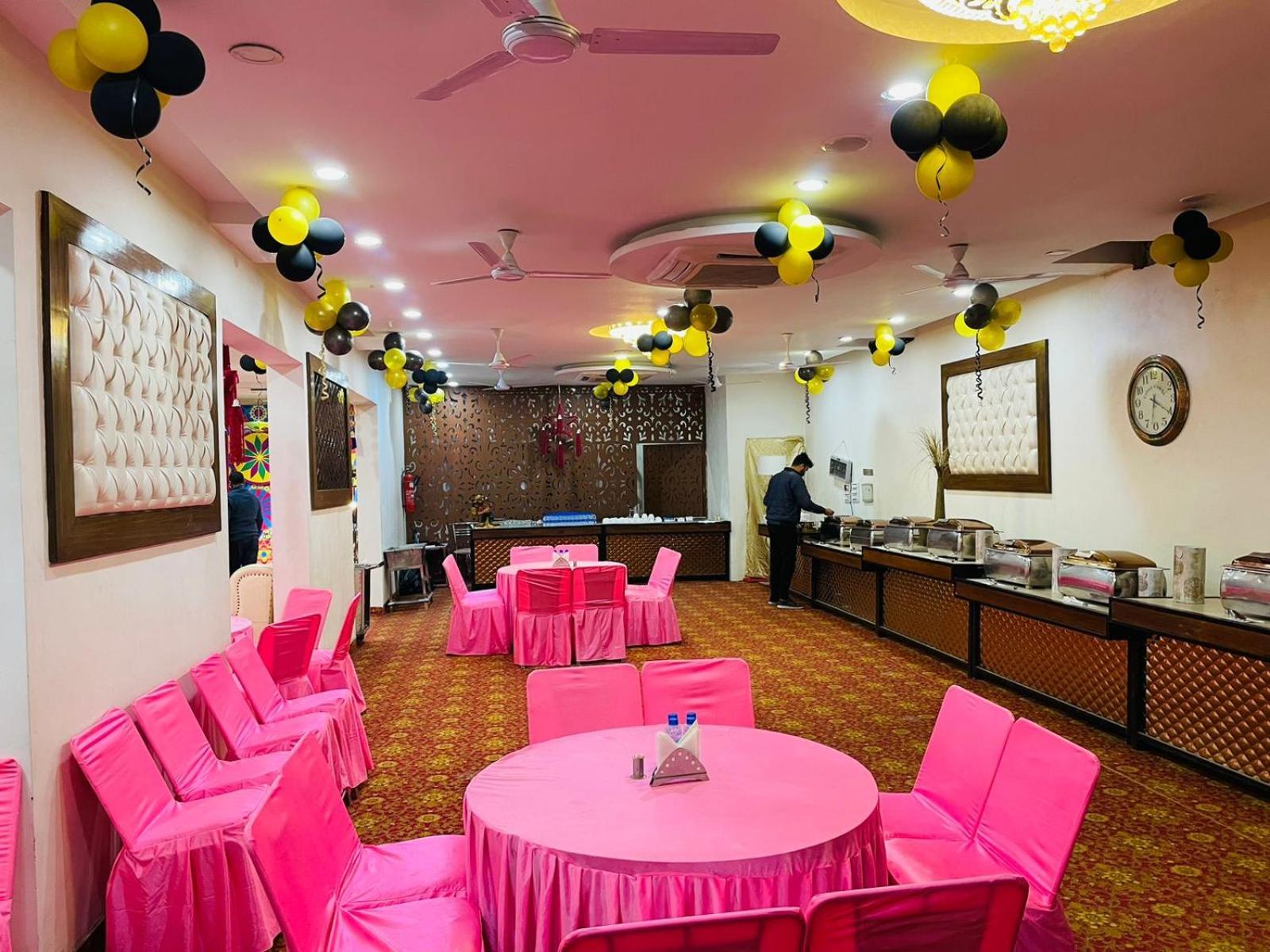 Hotel D Plaza Zirakpur Екстер'єр фото