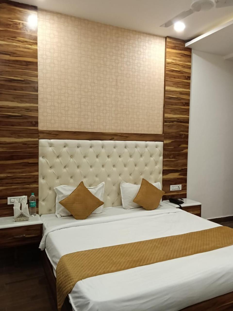 Hotel D Plaza Zirakpur Екстер'єр фото