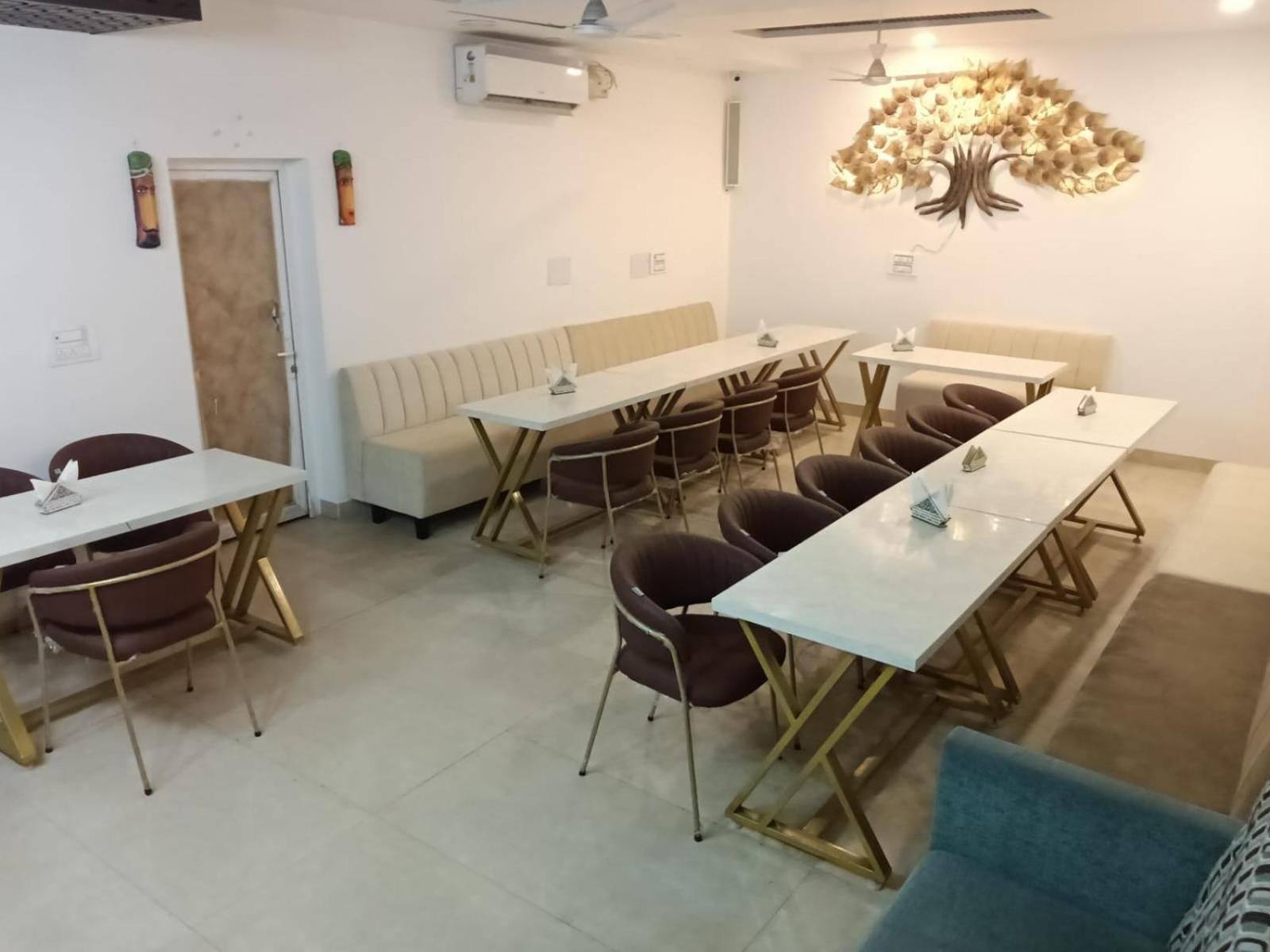 Hotel D Plaza Zirakpur Екстер'єр фото
