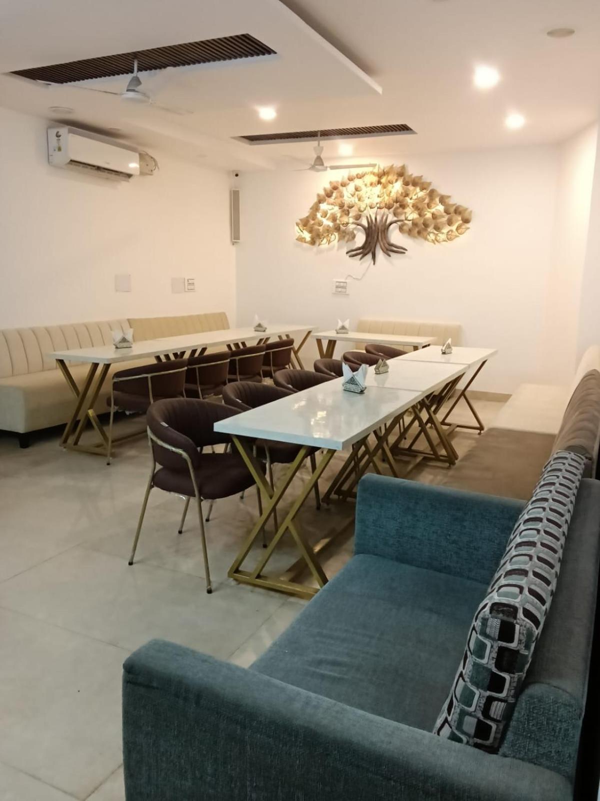 Hotel D Plaza Zirakpur Екстер'єр фото
