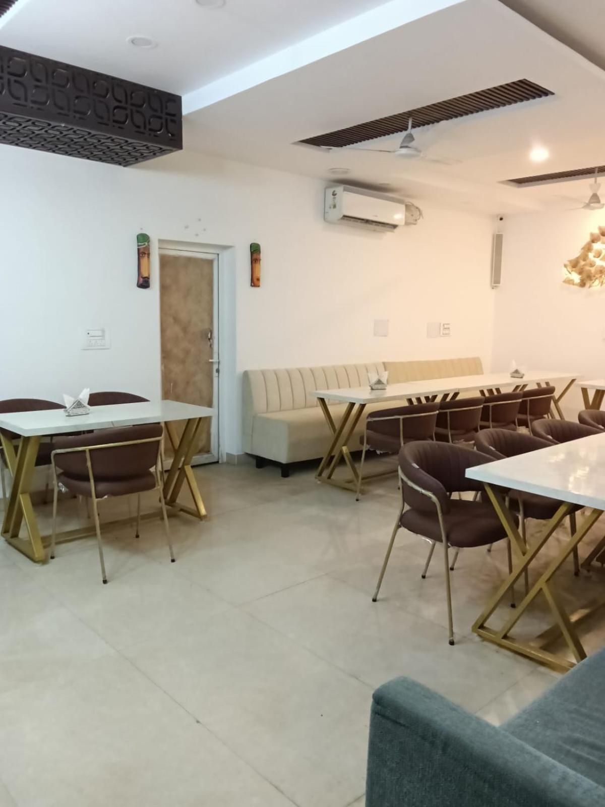 Hotel D Plaza Zirakpur Екстер'єр фото